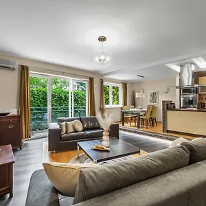 Apartament 90m2 Prestige - Parking & Jacuzzi & Aircon By Rentujemy, Warszawa