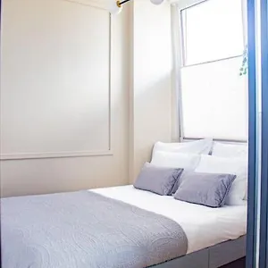 Apartament With Balcony And Views, Old Town, Metro, Warszawa